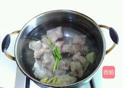 莲藕排骨汤的做法图解4