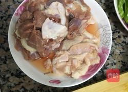 苦瓜炒鸭的做法图解1