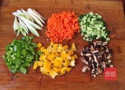 鸡丁菠萝饭的做法图解3