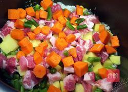 文一Cooking 五彩焖饭的做法图解1