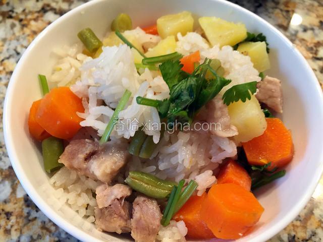 可以放适量的酱油加柠檬汁，拌匀