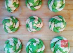 Illustration of how to make green vegetable rolls 13