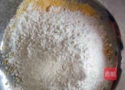 牛奶香蕉玉米饼的做法图解2