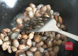 芹菜炒花哈的做法图解1