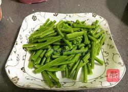 豆角炒肉的做法图解1