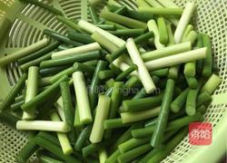 蒜苔爆炒八爪鱼的做法图解1