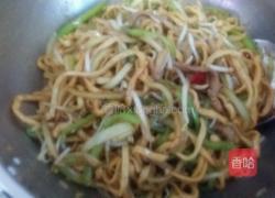 青椒肉丝炒蛋面的做法图解11