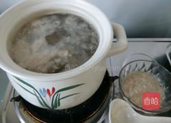 海带排骨汤的做法图解2