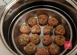 香菇豌豆肉丸子的做法图解3
