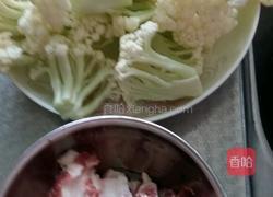 花菜烧肉的做法图解1