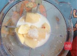 牛奶苹果汁的做法图解2