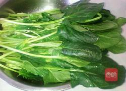 凉拌花生菠菜的做法图解1