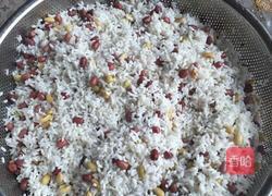 红豆/黄豆/糯米粽子的做法图解1