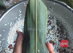 红豆/黄豆/糯米粽子的做法图解3