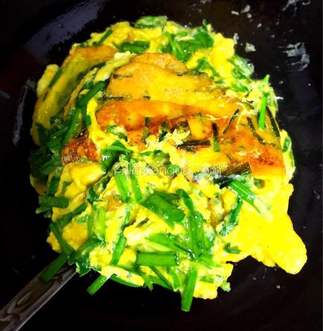 OKOKOKOKOK??????韭菜鸡蛋煎金黄色准备起锅