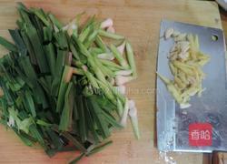 蒜苗回锅肉的做法图解3