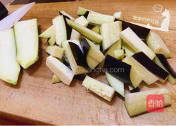 蟹味菇肉末茄条的做法图解1