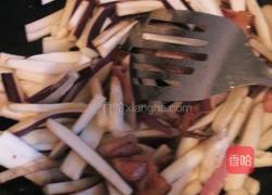 腊肉炒茄子的做法图解3