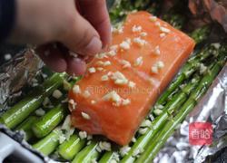 柠檬芦笋烤三文鱼的做法图解4