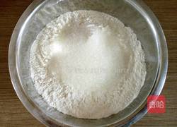 奶香小馒头的做法图解1