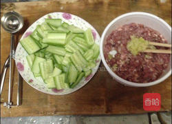 黄瓜肉丸汤的做法图解1