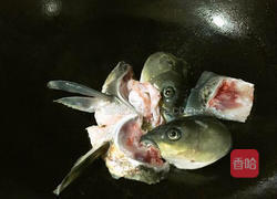 鱼头汤的做法图解4