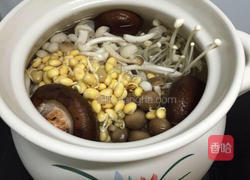 什锦菌菇豆嘴汤的做法图解2