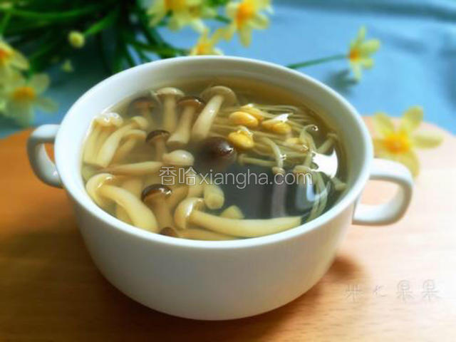 盛到汤碗里，趁热乎喝一碗全身舒畅哇！