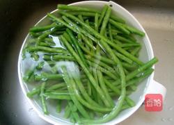 红烧缸豆的做法图解2