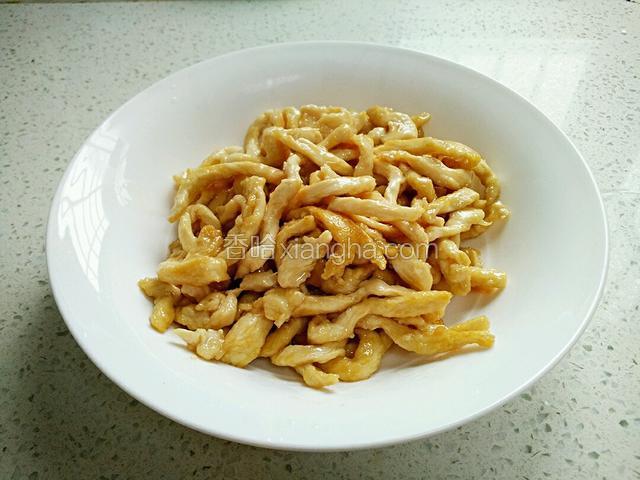 盛入盘。