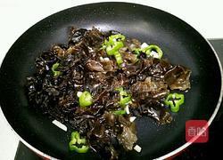 木耳炒鸡丝的做法图解7