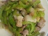 肉片炒苦瓜的做法[图]