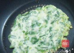 韭菜饼的做法图解3