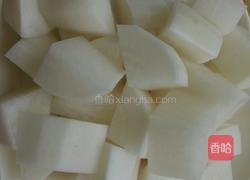 原汁牛肉炖萝卜的做法图解2