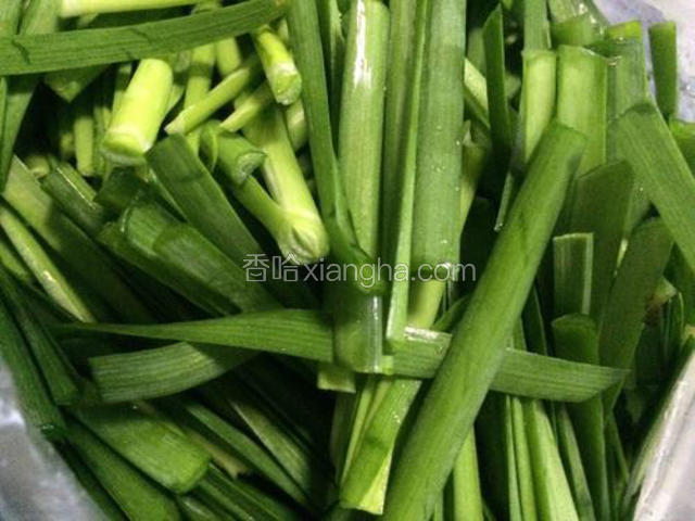 韭菜洗净切小段备用