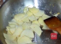 青椒土豆片的做法图解2