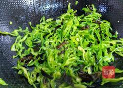 青椒木耳炒鸡蛋的做法图解6