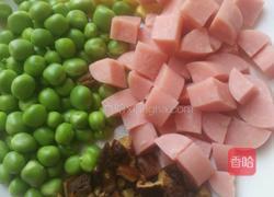 蜜汁鸡翅包饭的做法图解1
