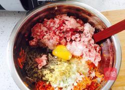 胡萝卜猪肉水饺的做法图解3