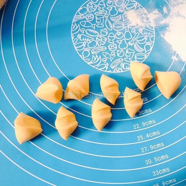 全部切成均匀的小剂子