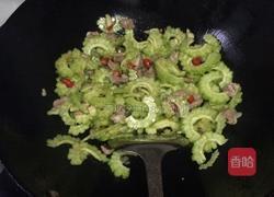 肉片炒苦瓜的做法图解5