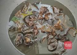 凉拌木耳的做法图解2