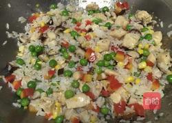 鸡丁什锦菠萝饭的做法图解10