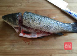 酸梅金汤鱼的做法图解1