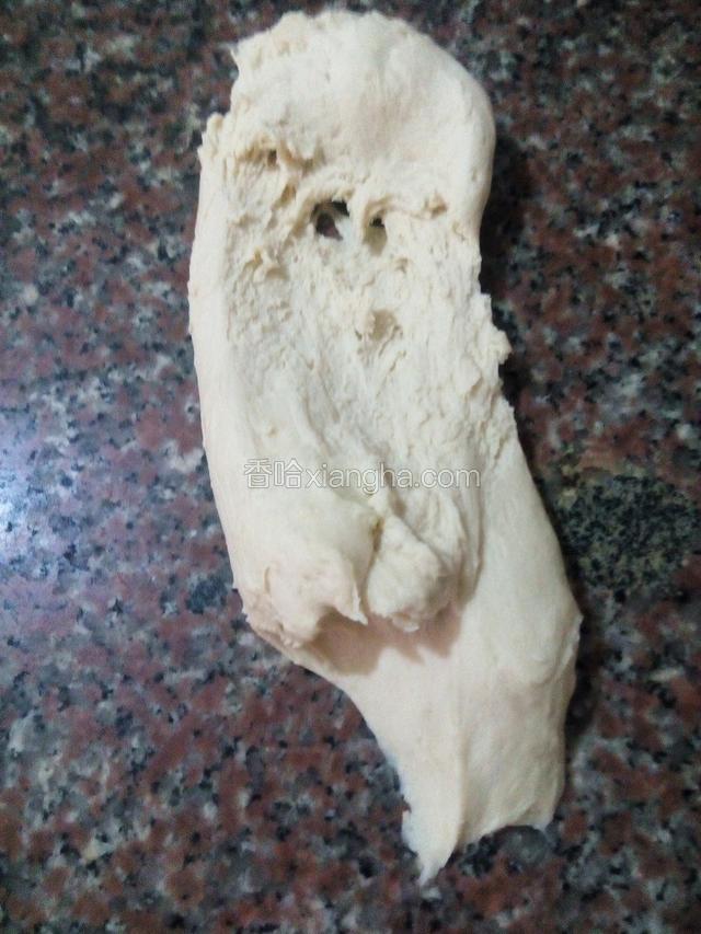 用揉，搓，推，摔来使面团起筋