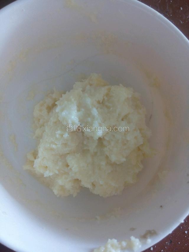 发酵这时间，把馅料材料混合好备用!