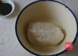 槐花猪肉包的做法图解2