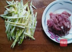 春笋肉丝炒海带的做法图解2