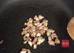 香菇肉丁酱拌米粉的做法图解2