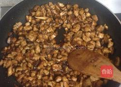 香菇肉丁酱拌米粉的做法图解5